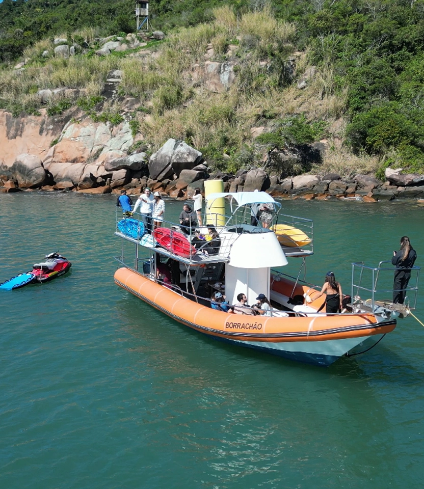 Navegação Corporativa: Exclusividade e Networking Executivo em Florianópolis.